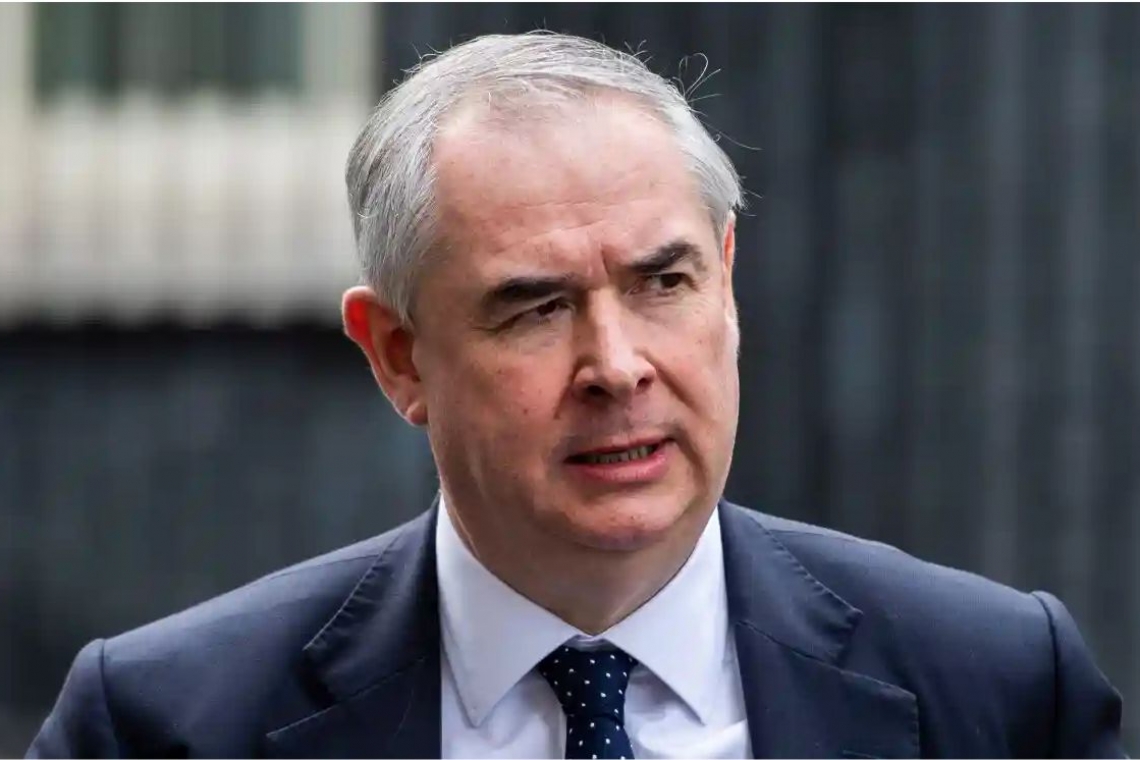 Geoffrey Cox accused of 'sitting on' Airbus subsidiary corruption case