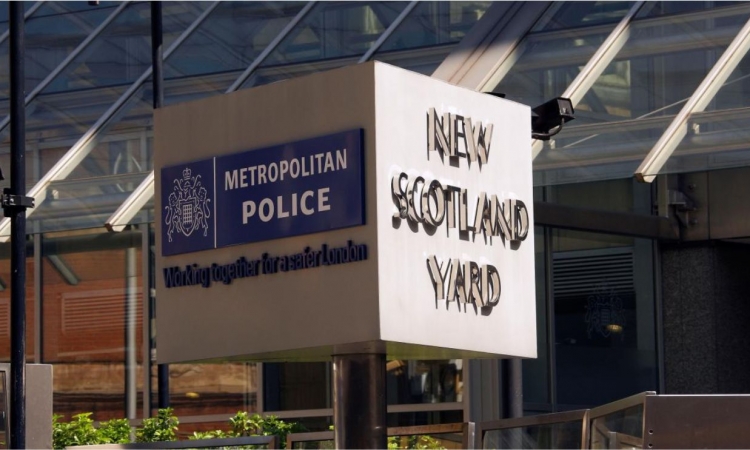 Immigration and legal services fraudster and former RAF engineer David Richard Smith convinces naive Met Police Officers prepared to break the law amid a plethora of lies