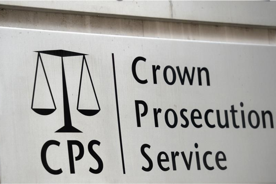 Financial Fraudster News Exclusive! CPS Lawyer Andrew Sarkany fails to produce evidence of charges against suspect appearing at Crown Court